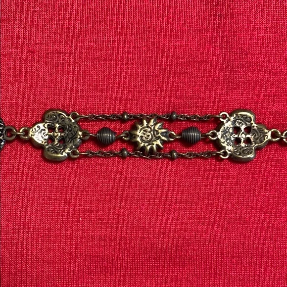 Green  Intricate Bracelet with Vintage Charm - Picture 7 of 8